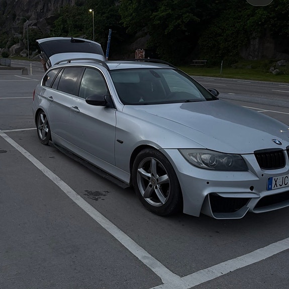 BMW 325i 2 of 6