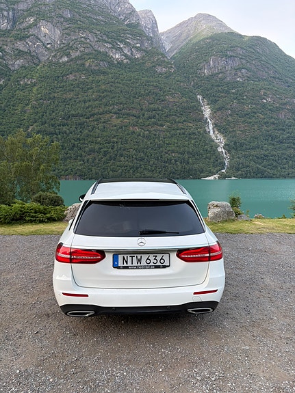 Mercedes-Benz E220 5 of 9