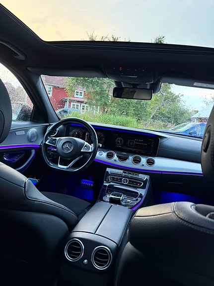 Mercedes-Benz E220 8 of 9