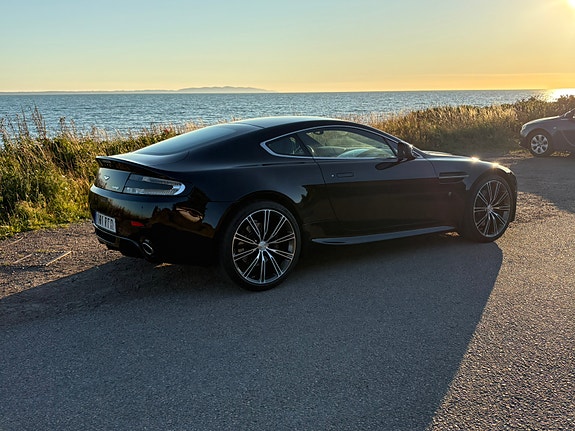 Aston Martin V8 Vantage 4 of 5