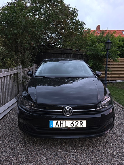 Volkswagen Polo 2 of 5
