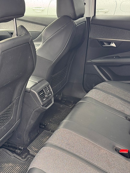 Peugeot 3008 4 of 5