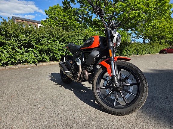 Ducati Scrambler 800 3 of 3
