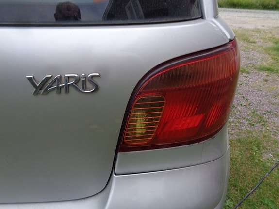 Toyota Yaris 12 of 30