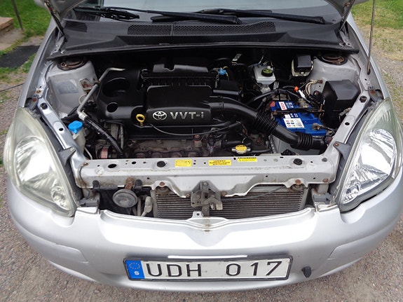 Toyota Yaris 27 of 30