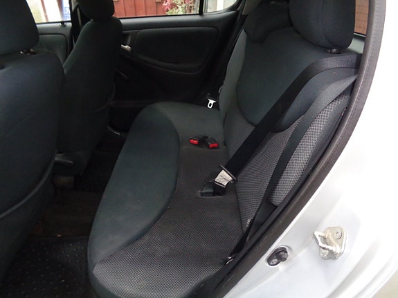 Toyota Yaris 19 of 30