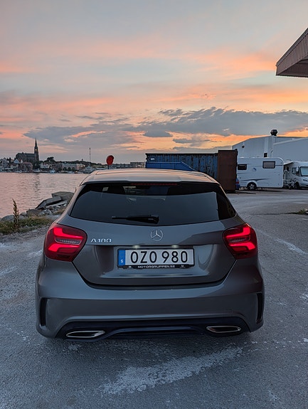 Mercedes-Benz A180 4 of 5