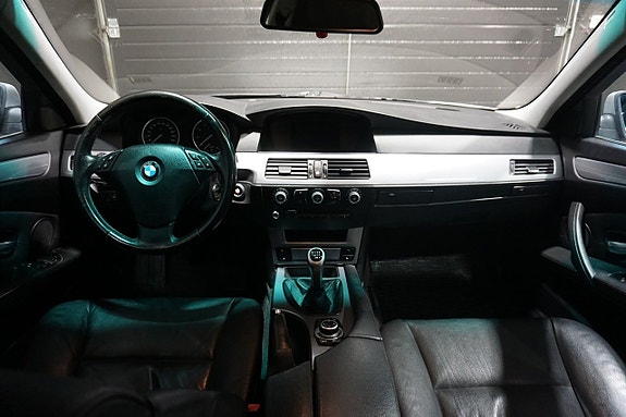 BMW 520 11 of 24