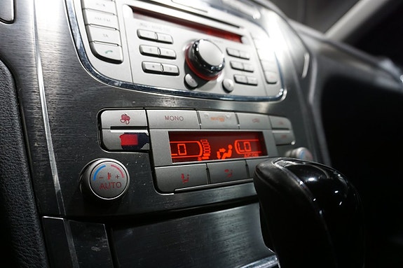 Ford Mondeo 15 of 20
