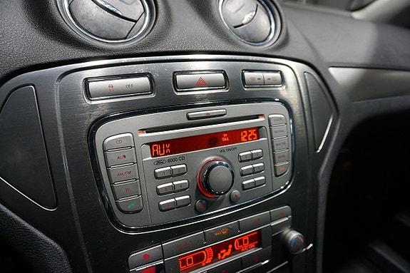 Ford Mondeo 16 of 20