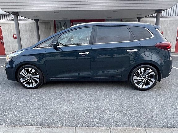 Kia Carens 19 of 21