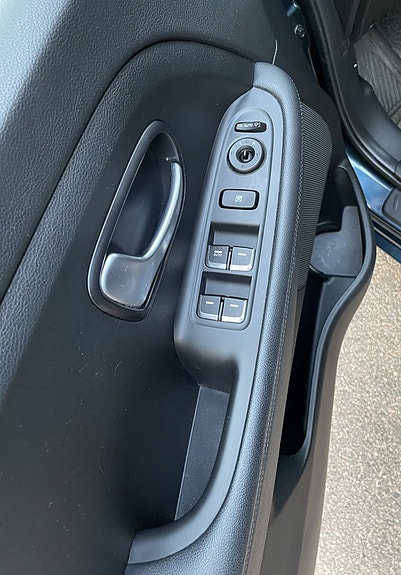 Kia Carens 16 of 21