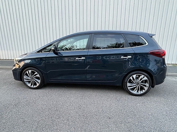 Kia Carens 5 of 5