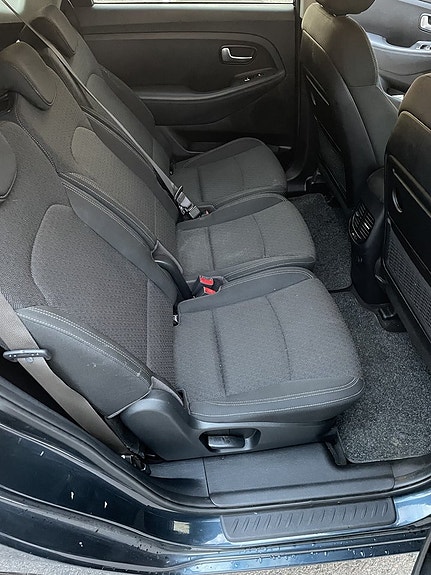 Kia Carens 10 of 21