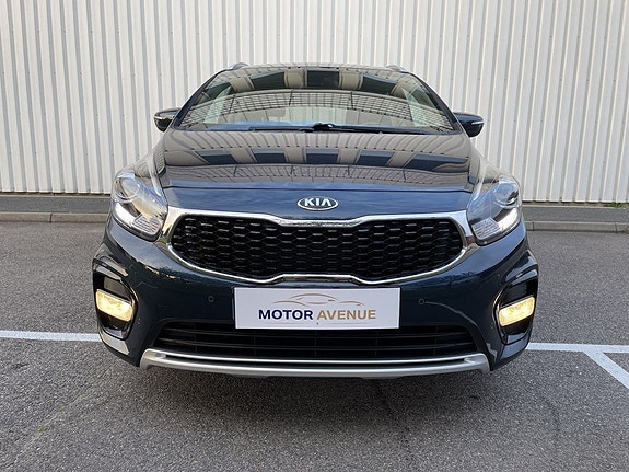 Kia Carens 2 of 5