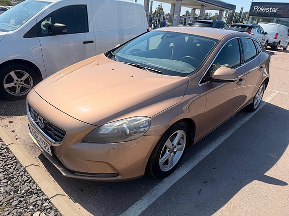 Volvo V40 7 of 8
