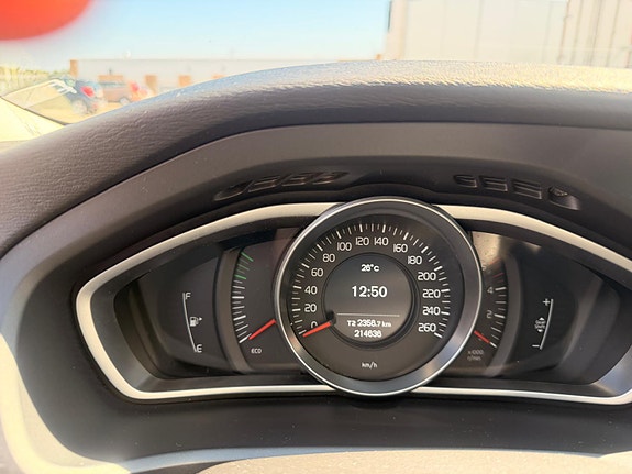 Volvo V40 6 of 8