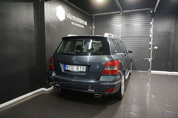 Mercedes-Benz GLK250 5 of 5
