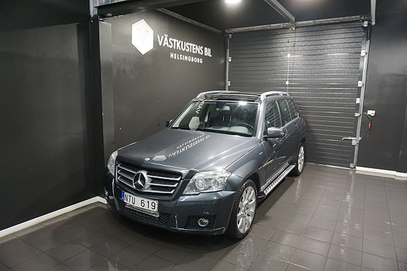Mercedes-Benz GLK250 4 of 5