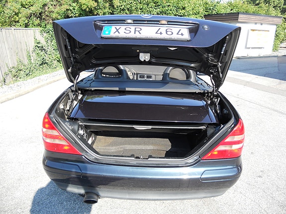 Mercedes-Benz SLK230 3 of 8