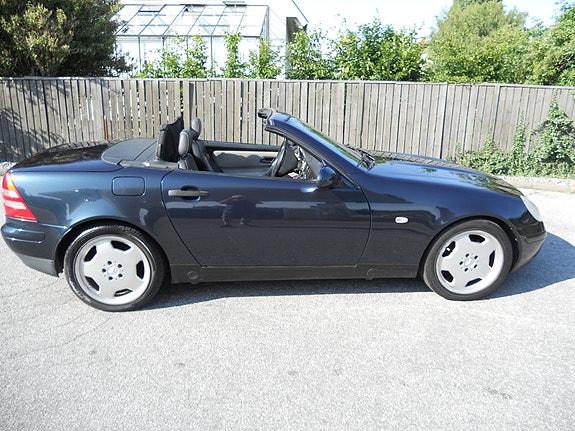 Mercedes-Benz SLK230 4 of 8