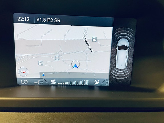 Volvo XC70 12 of 17
