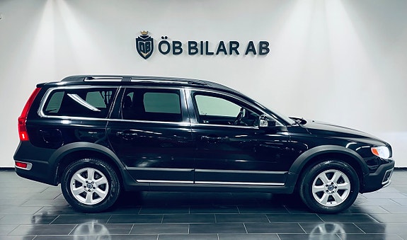 Volvo XC70 2 of 5