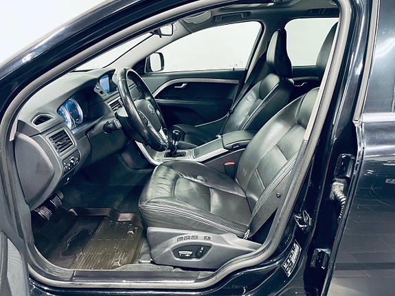 Volvo XC70 8 of 17