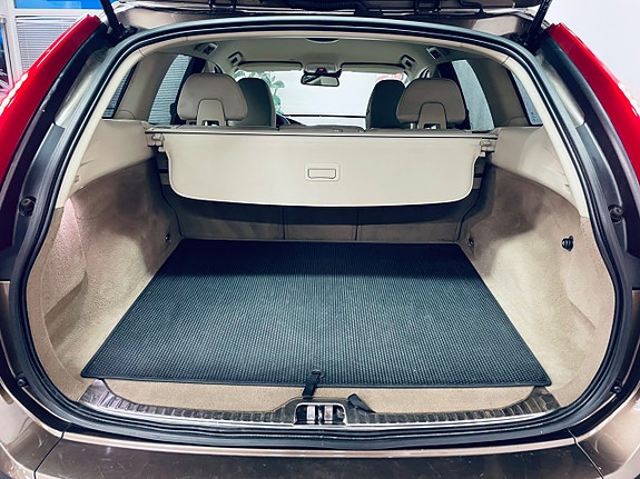 Volvo XC60 12 of 15