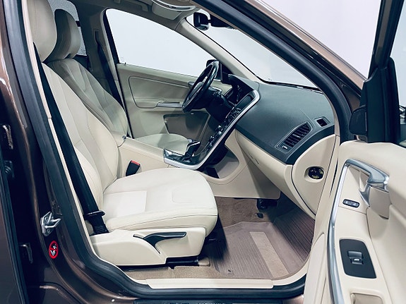 Volvo XC60 9 of 15