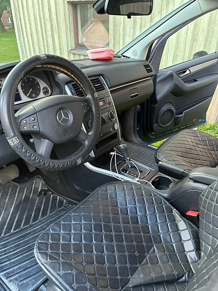 Mercedes-Benz B180 5 of 5