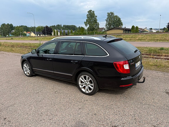 Skoda Superb 3 of 5