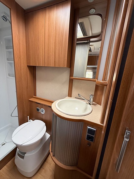 Kabe Travel Master Royal LXL 700 2.3 Multijet 131 hk 21 of 30