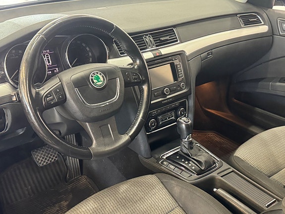 Skoda Superb 8 of 16