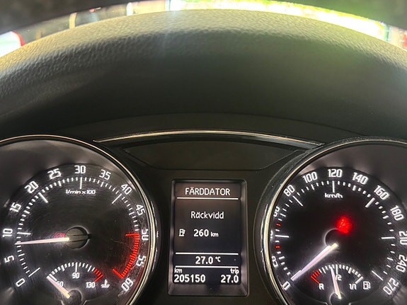 Skoda Superb 13 of 16