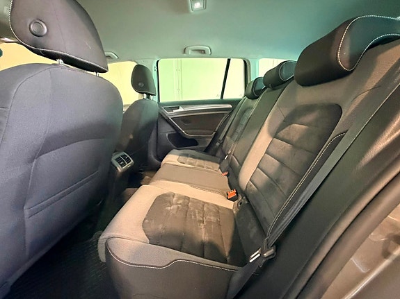 Volkswagen Golf Alltrack 12 of 21