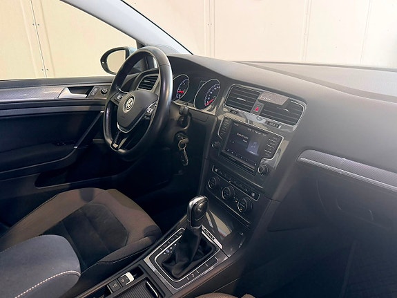 Volkswagen Golf Alltrack 9 of 21