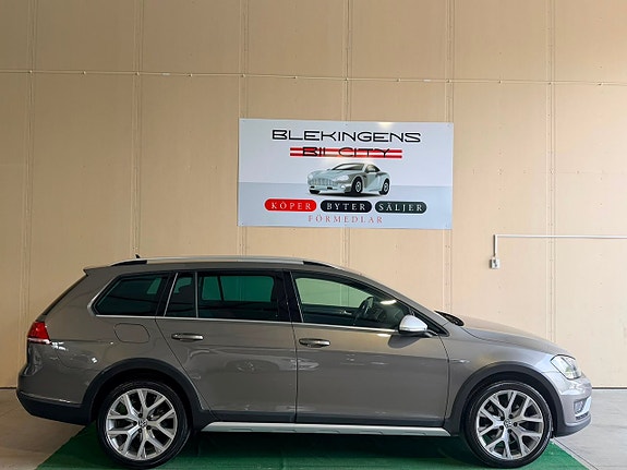 Volkswagen Golf Alltrack 5 of 21