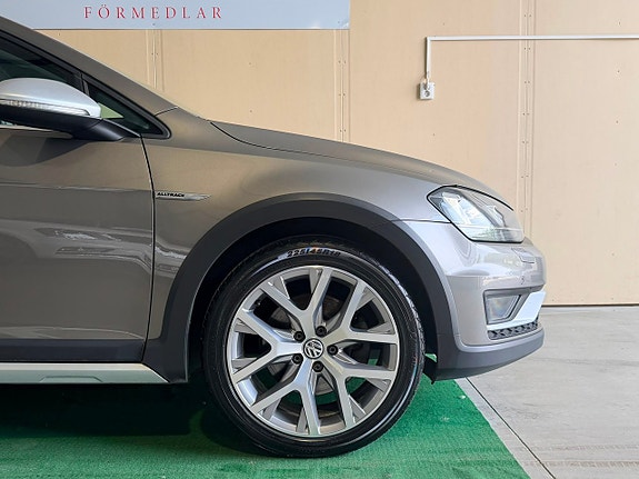 Volkswagen Golf Alltrack 3 of 21
