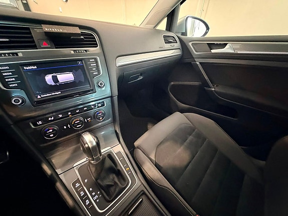 Volkswagen Golf Alltrack 14 of 21