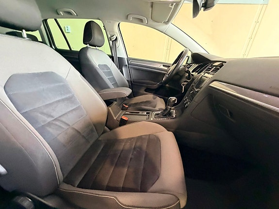 Volkswagen Golf Alltrack 8 of 21