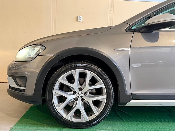 Volkswagen Golf Alltrack 17 of 21