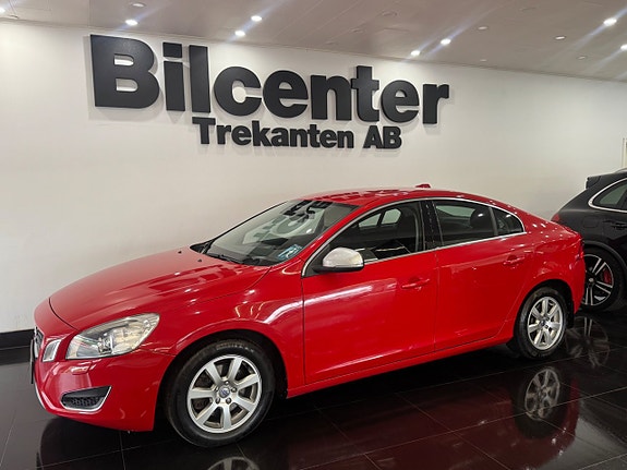 Volvo S60 2 of 4