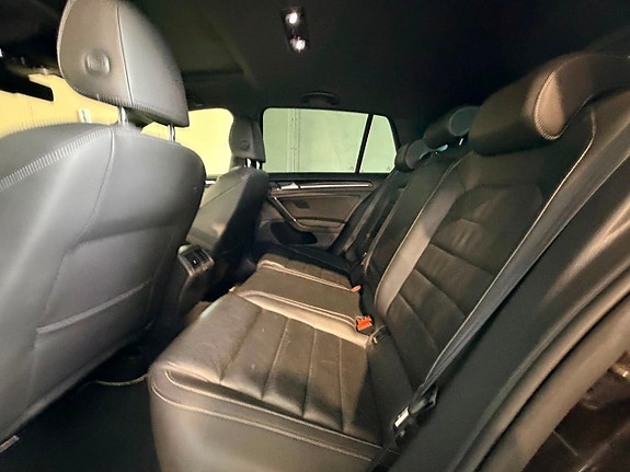 Volkswagen Golf VII 9 of 19