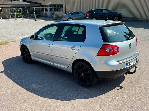 Volkswagen Golf V 4 of 5