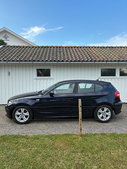 BMW 118d 4 of 5