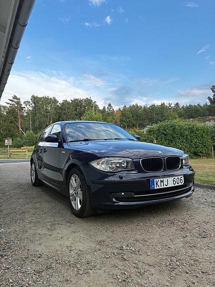 BMW 118d 3 of 5