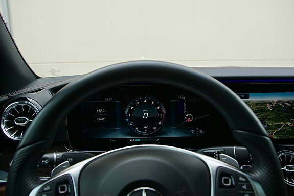 Mercedes-Benz E400 23 of 30