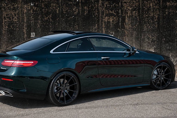 Mercedes-Benz E400 10 of 30