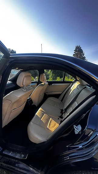 Mercedes-Benz C180 8 of 9